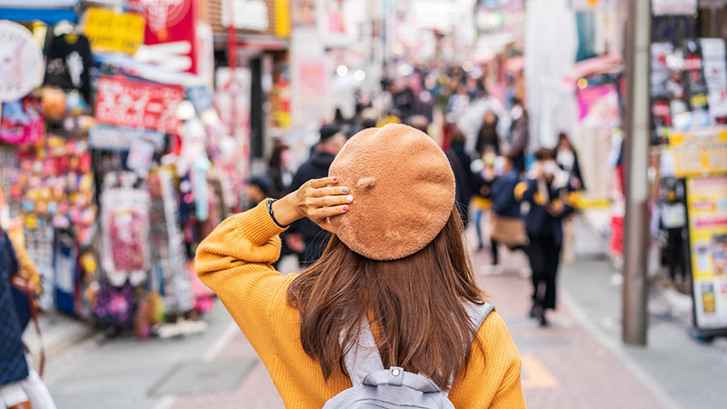 Uniquely Japan A woman on the Tokyo street